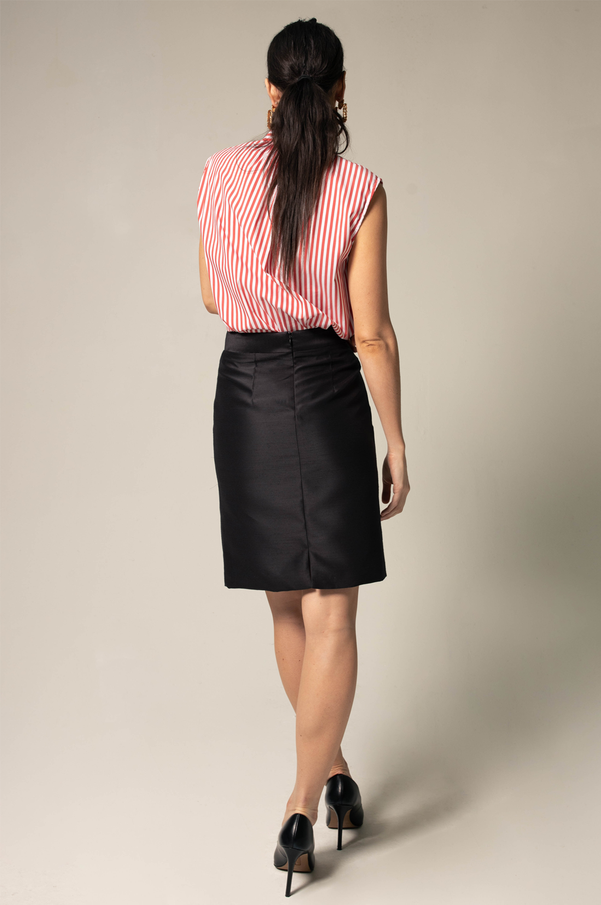  Easygoing Straight Skirts in Black - Embrace Versatile Elegance by Le Réussi